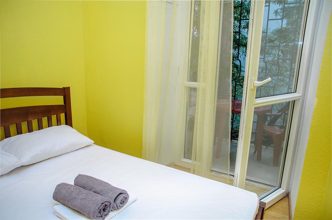 Golden Globus Hostel Kiev Buitenkant foto