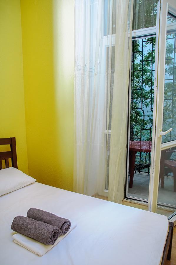 Golden Globus Hostel Kiev Buitenkant foto
