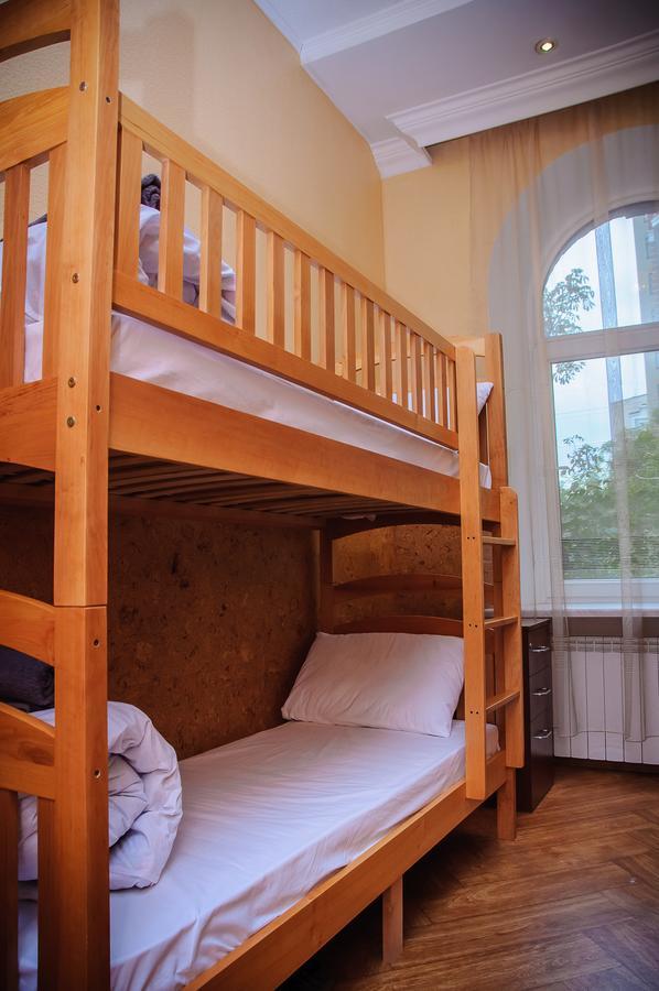 Golden Globus Hostel Kiev Buitenkant foto
