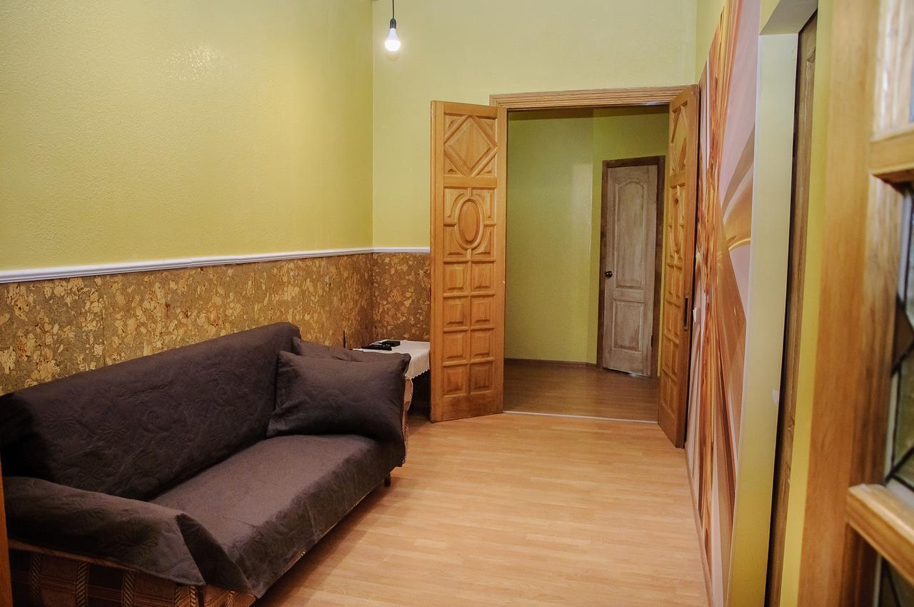 Golden Globus Hostel Kiev Buitenkant foto