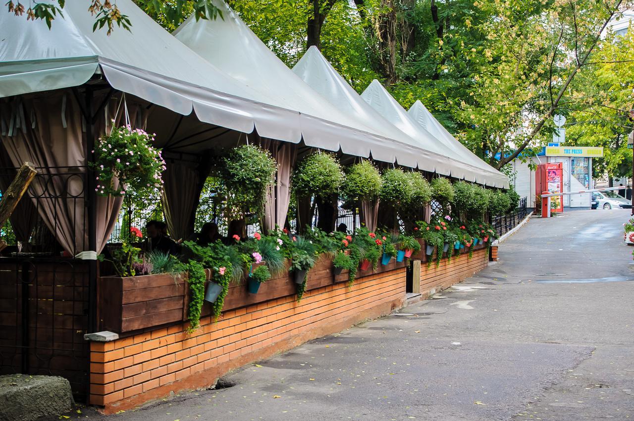 Golden Globus Hostel Kiev Buitenkant foto
