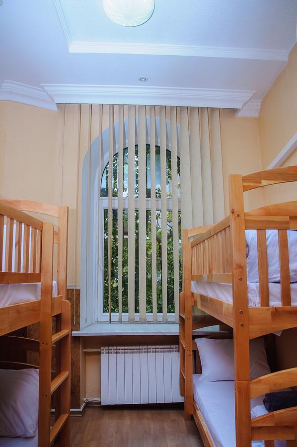 Golden Globus Hostel Kiev Buitenkant foto