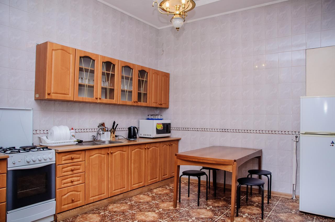 Golden Globus Hostel Kiev Buitenkant foto