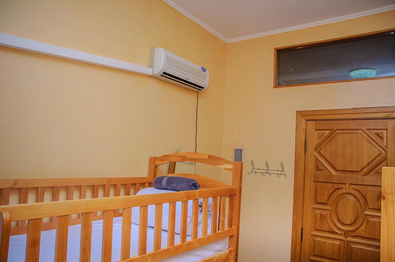 Golden Globus Hostel Kiev Buitenkant foto