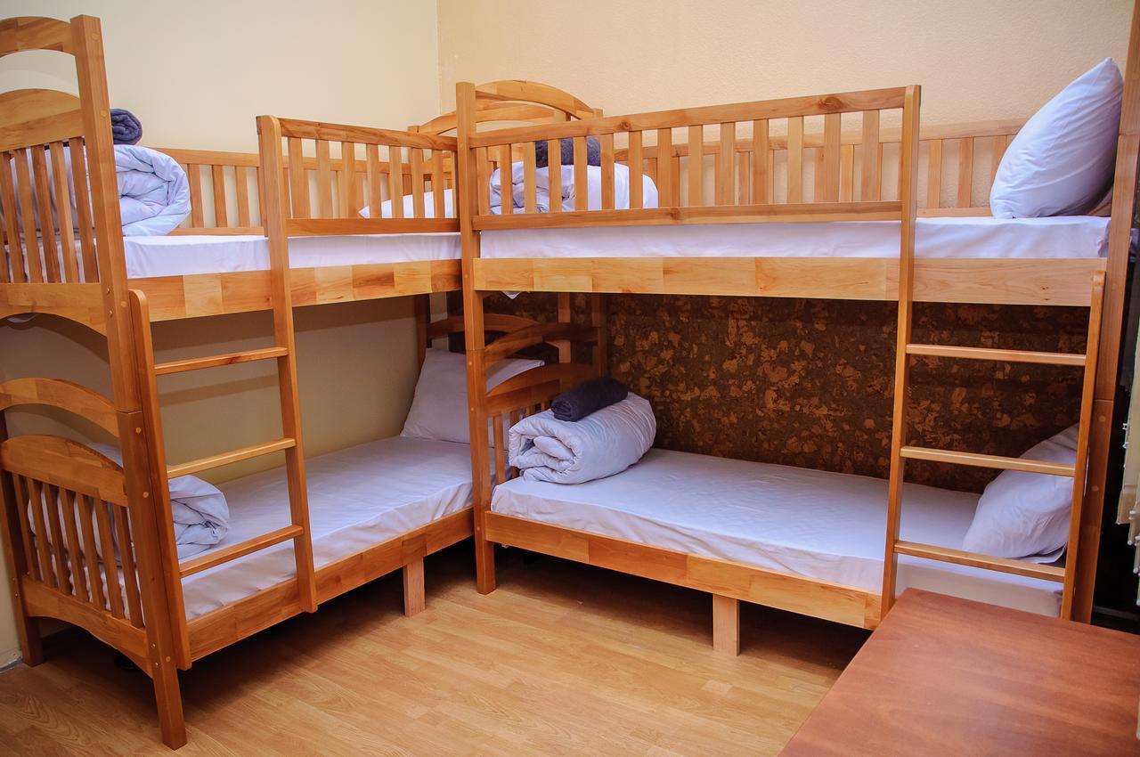 Golden Globus Hostel Kiev Buitenkant foto